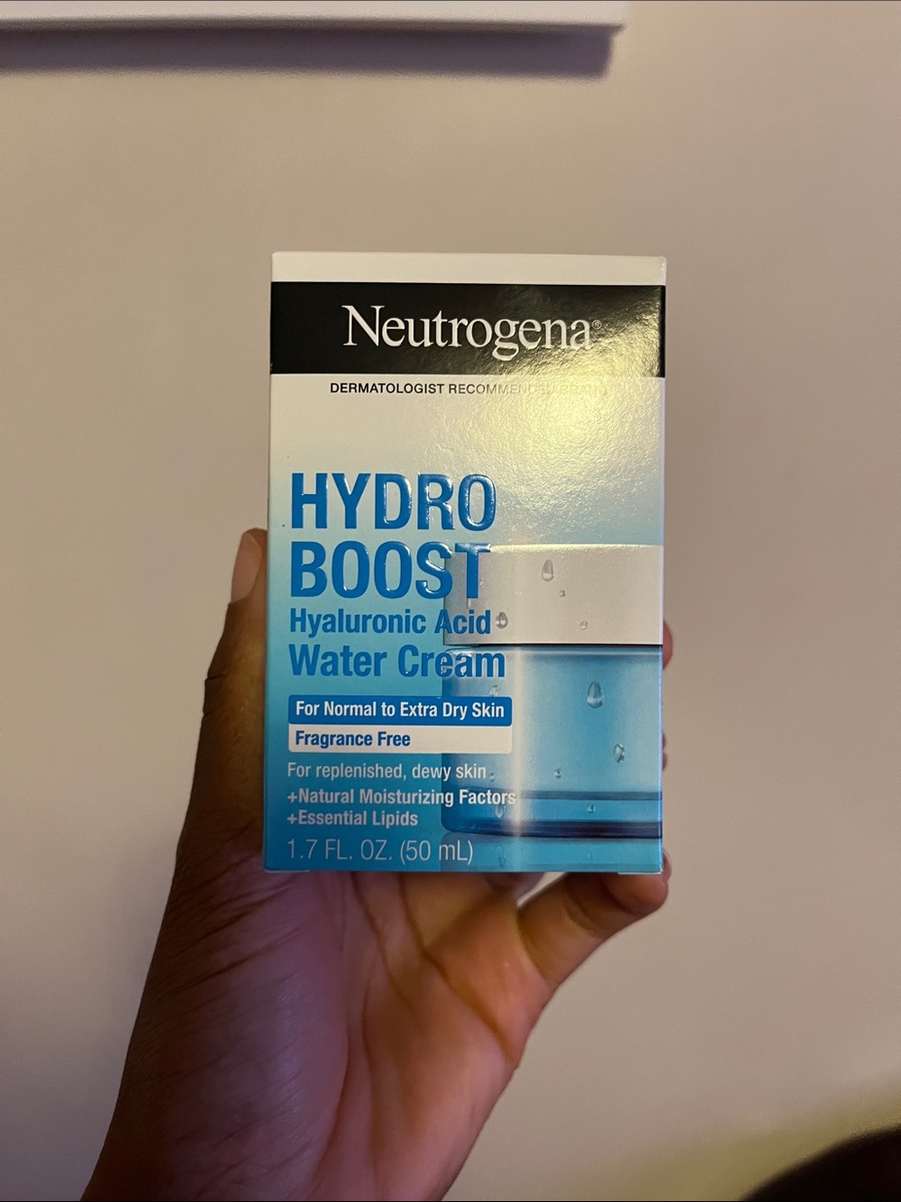 Neutrogena Hydro Boost Water Cream - White and Blue Packaging